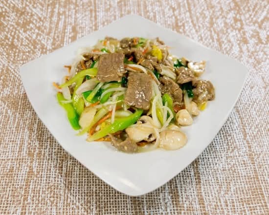 Beef Chow Mein | 牛肉炒麵